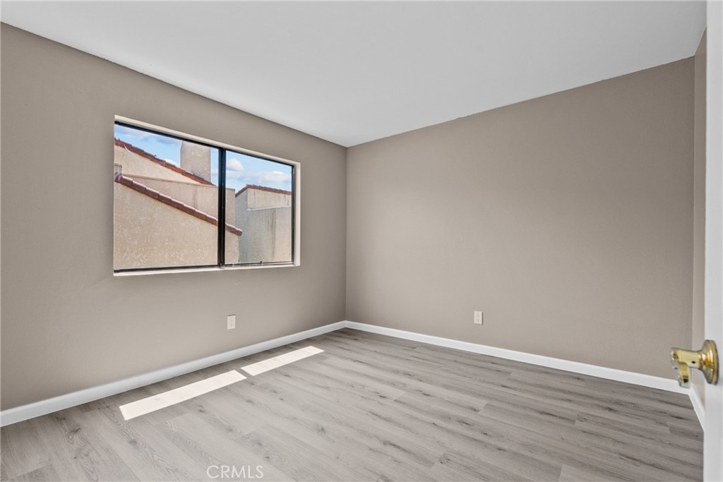 18958 Sherman Way 17