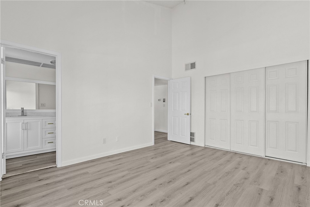 18958 Sherman Way 17