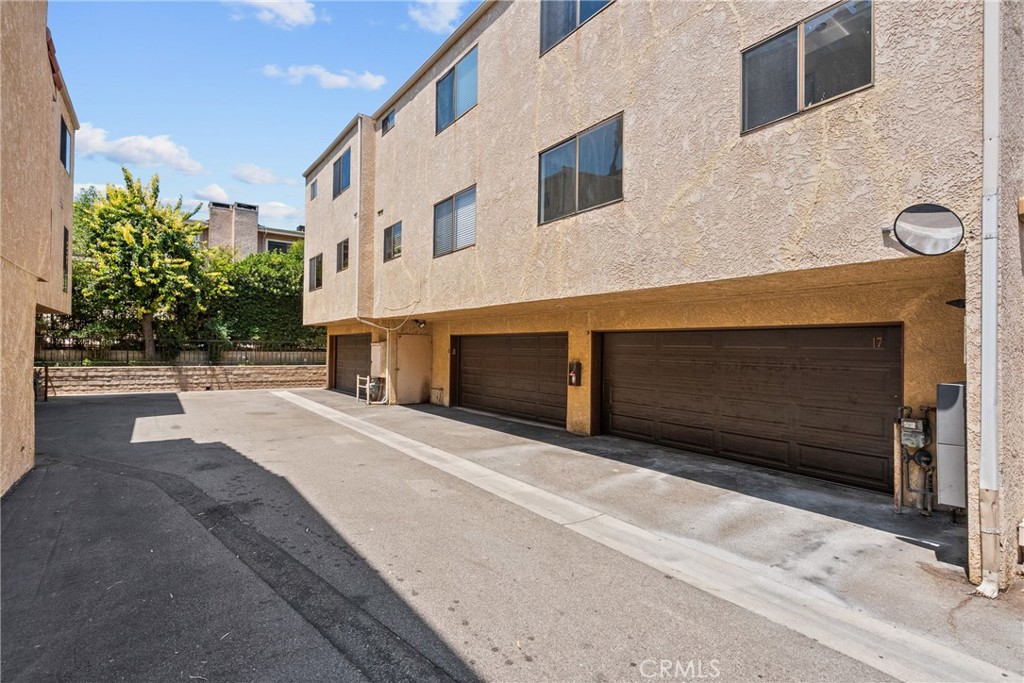 18958 Sherman Way 17