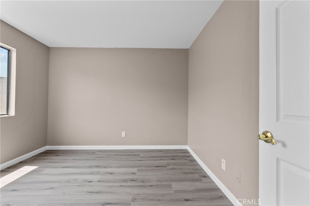 18958 Sherman Way 17