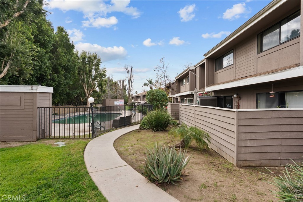 12523 Bradley