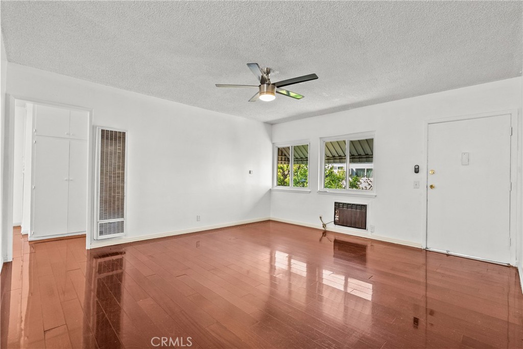 7137 Coldwater Canyon Avenue 10