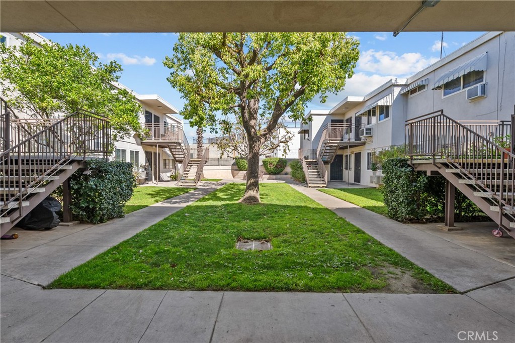 7137 Coldwater Canyon Avenue 10