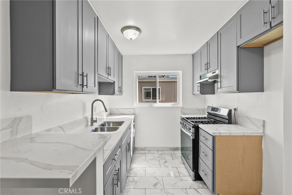 7137 Coldwater Canyon Avenue 10