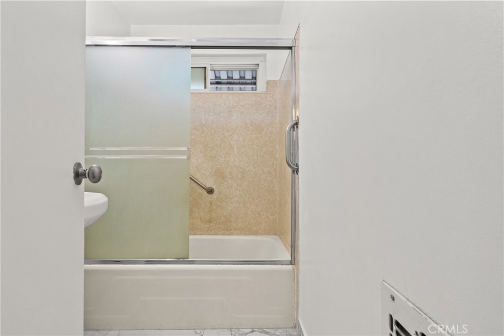 7137 Coldwater Canyon Avenue 10