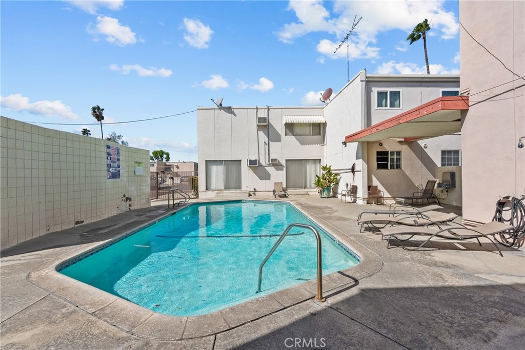 7137 Coldwater Canyon Avenue 10