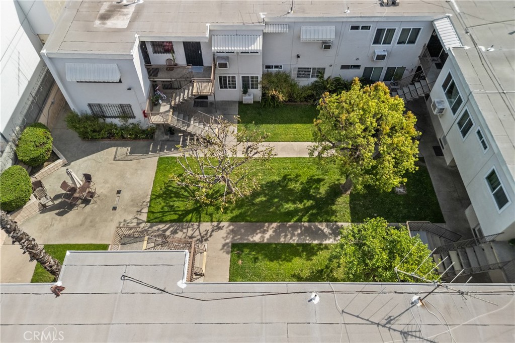 7137 Coldwater Canyon Avenue 10