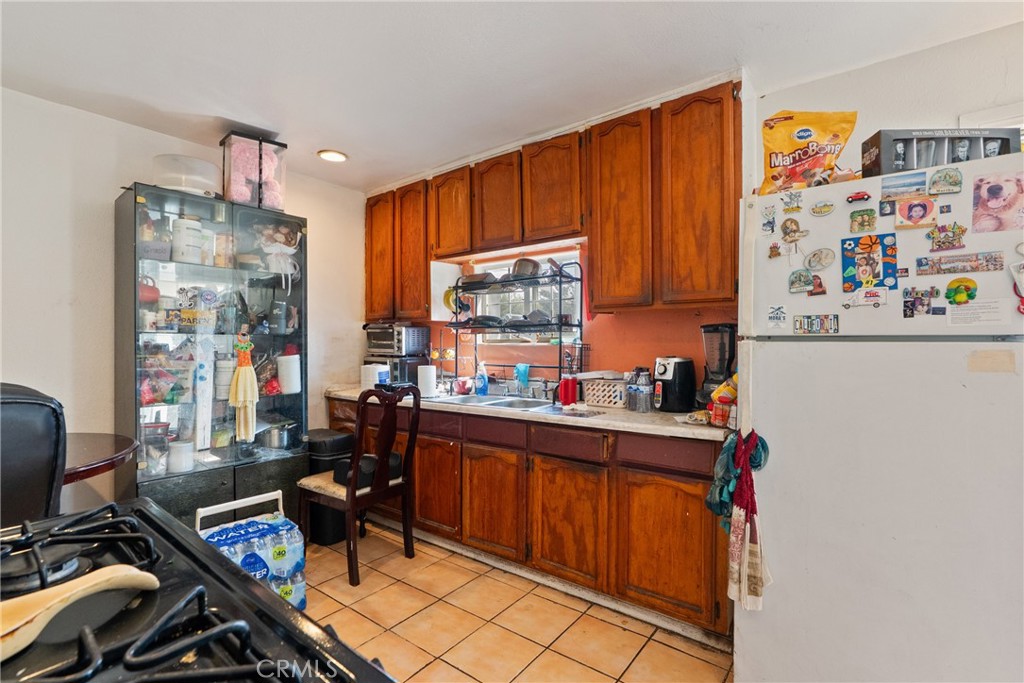 1500 W 59th Place