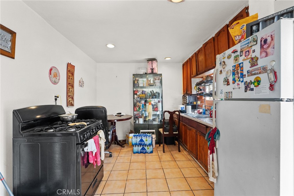 1500 W 59th Place