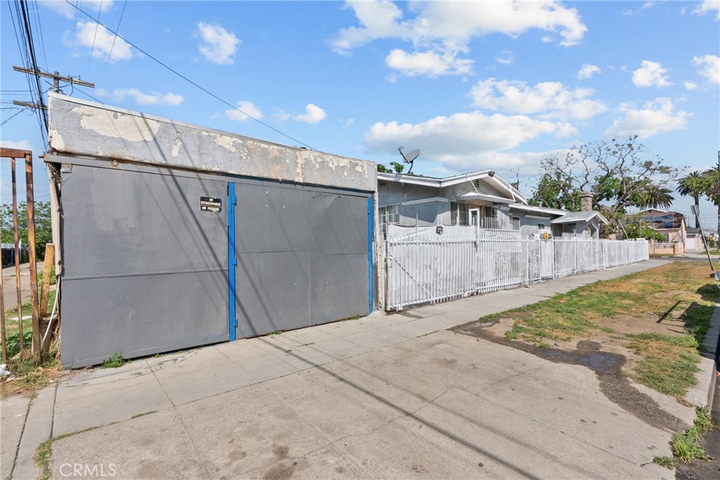 1500 W 59th Place