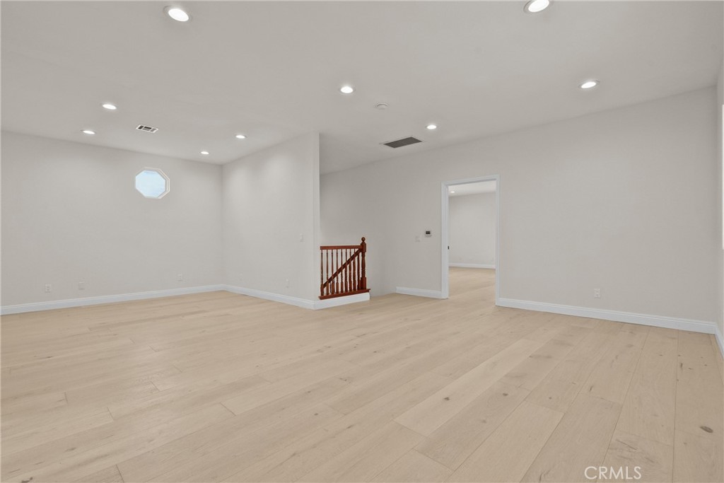 4216 Cedar