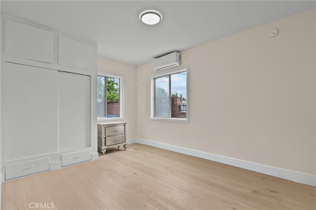 4216 Cedar
