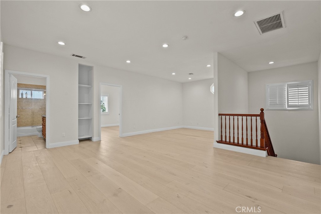 4216 Cedar