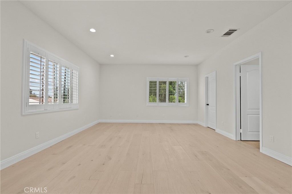 4216 Cedar