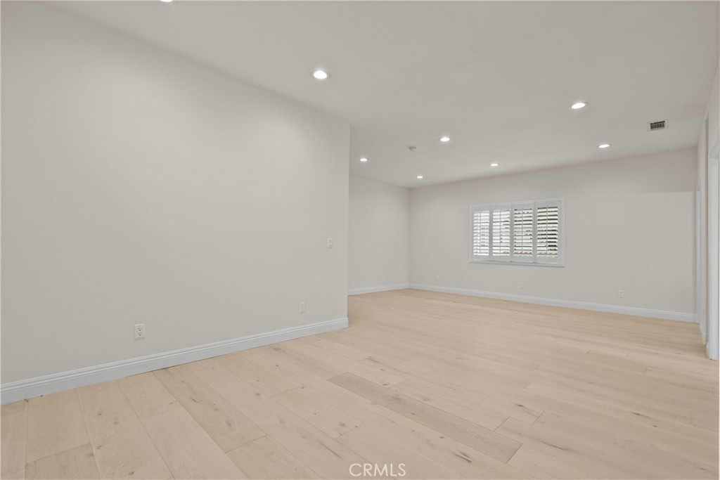 4216 Cedar