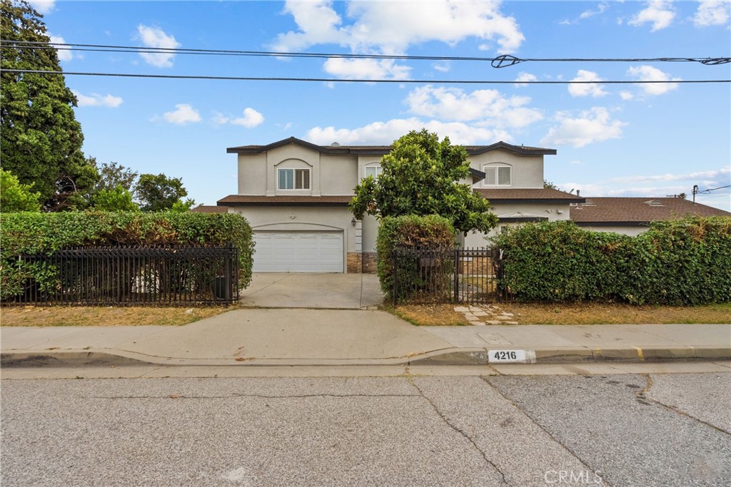 4216 Cedar