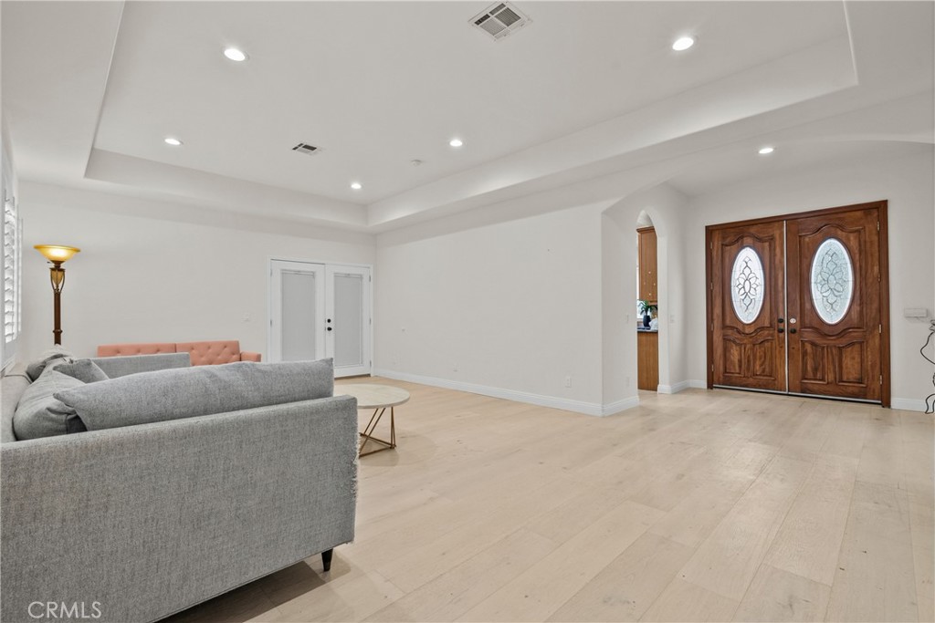 4216 Cedar