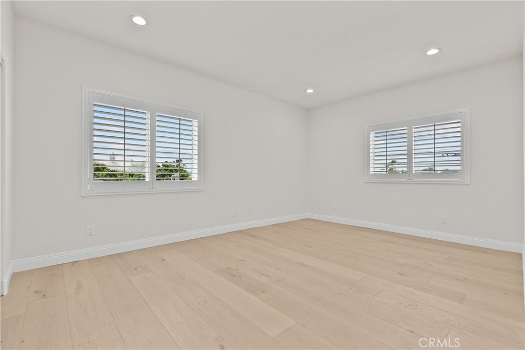 4216 Cedar