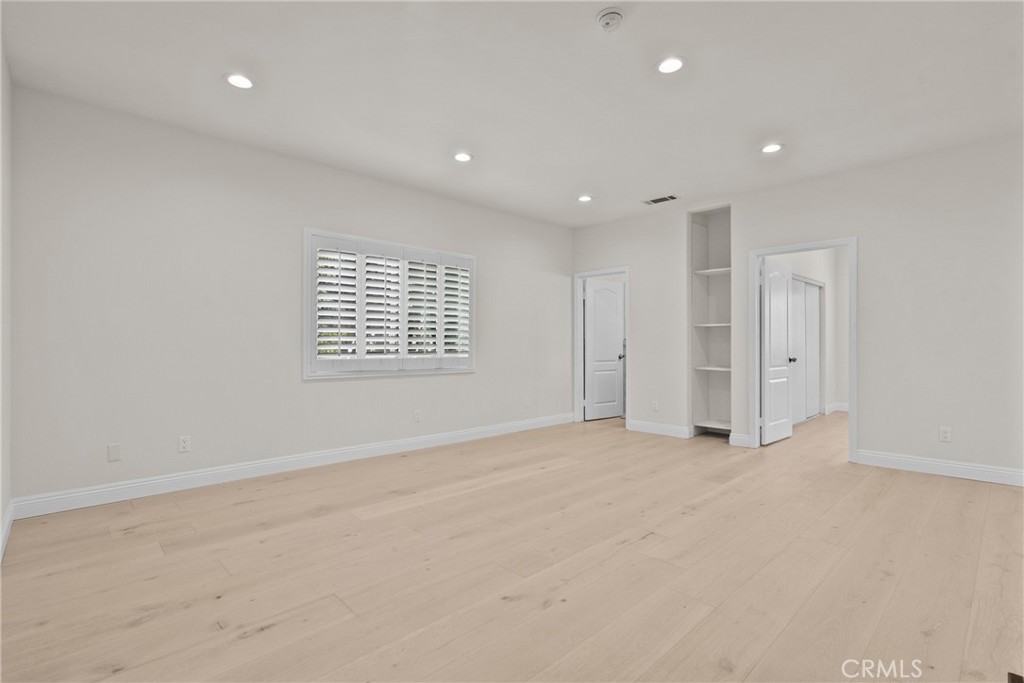 4216 Cedar