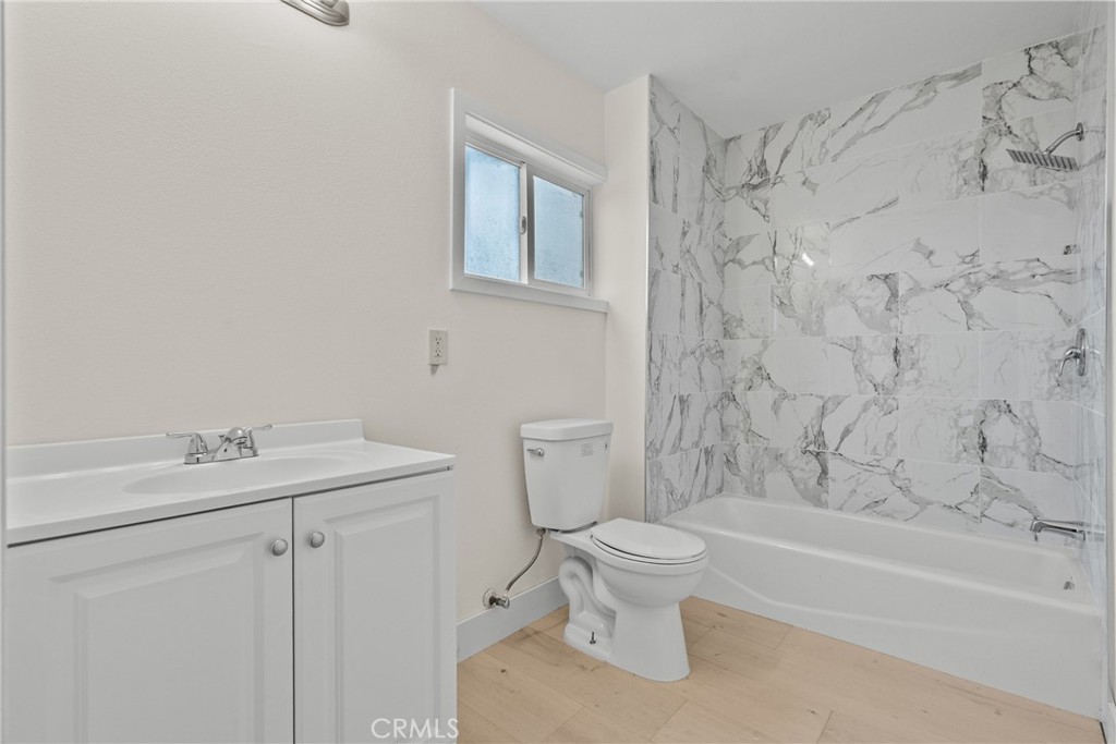 4216 Cedar
