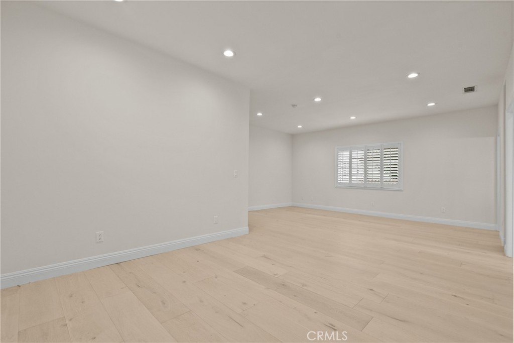 4216 Cedar