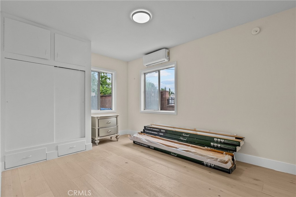 4216 Cedar