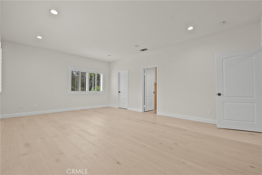 4216 Cedar
