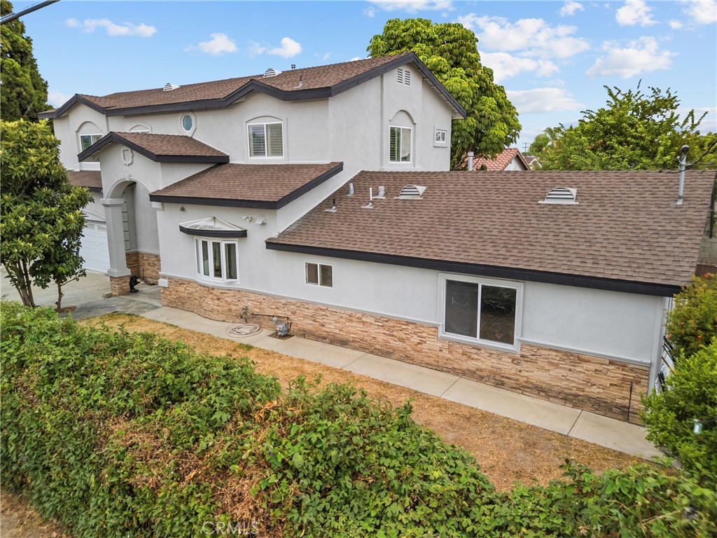 4216 Cedar