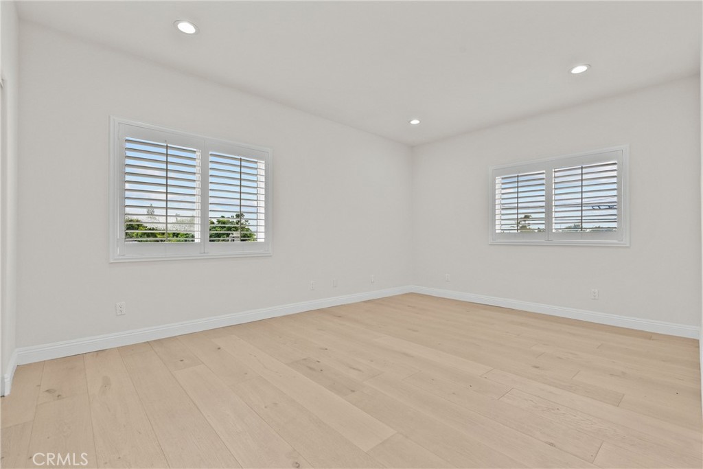 4216 Cedar