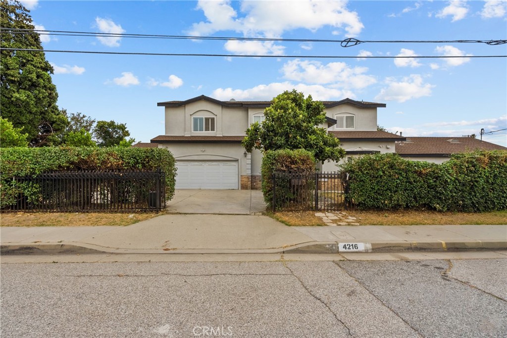 4216 Cedar