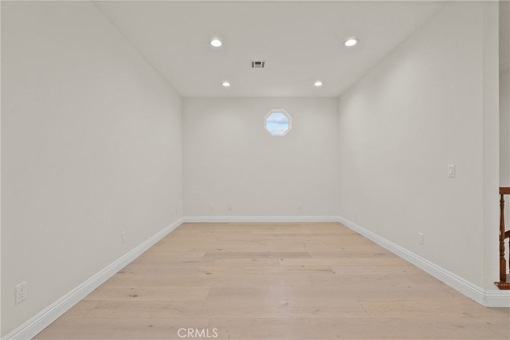4216 Cedar