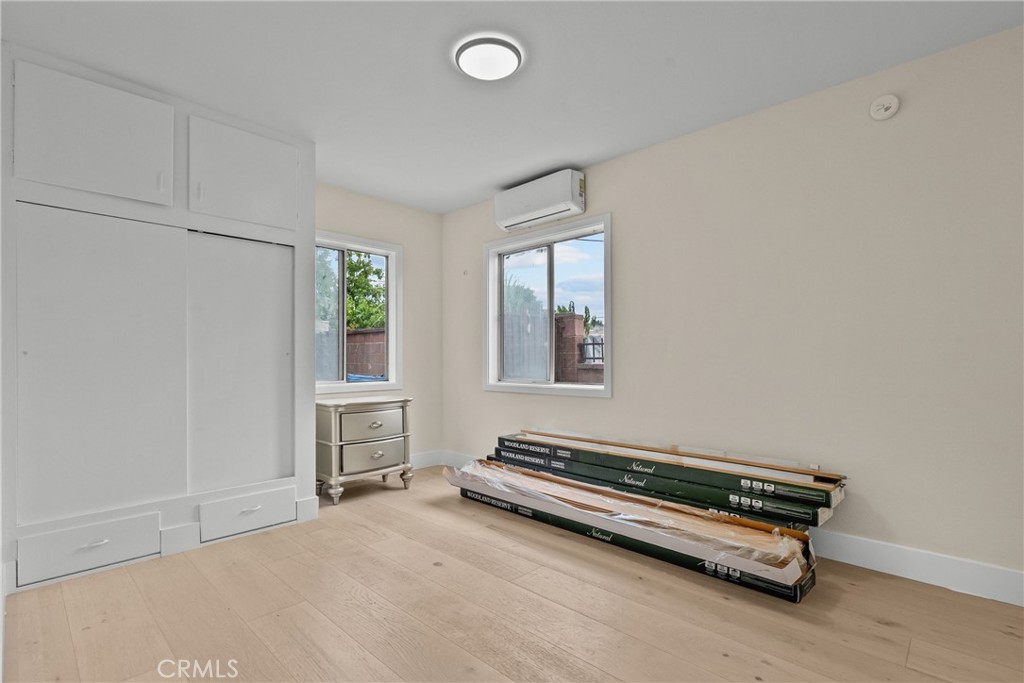 4216 Cedar