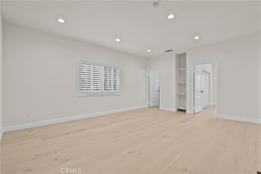 4216 Cedar