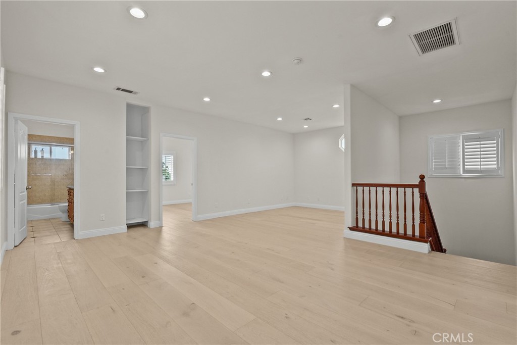 4216 Cedar