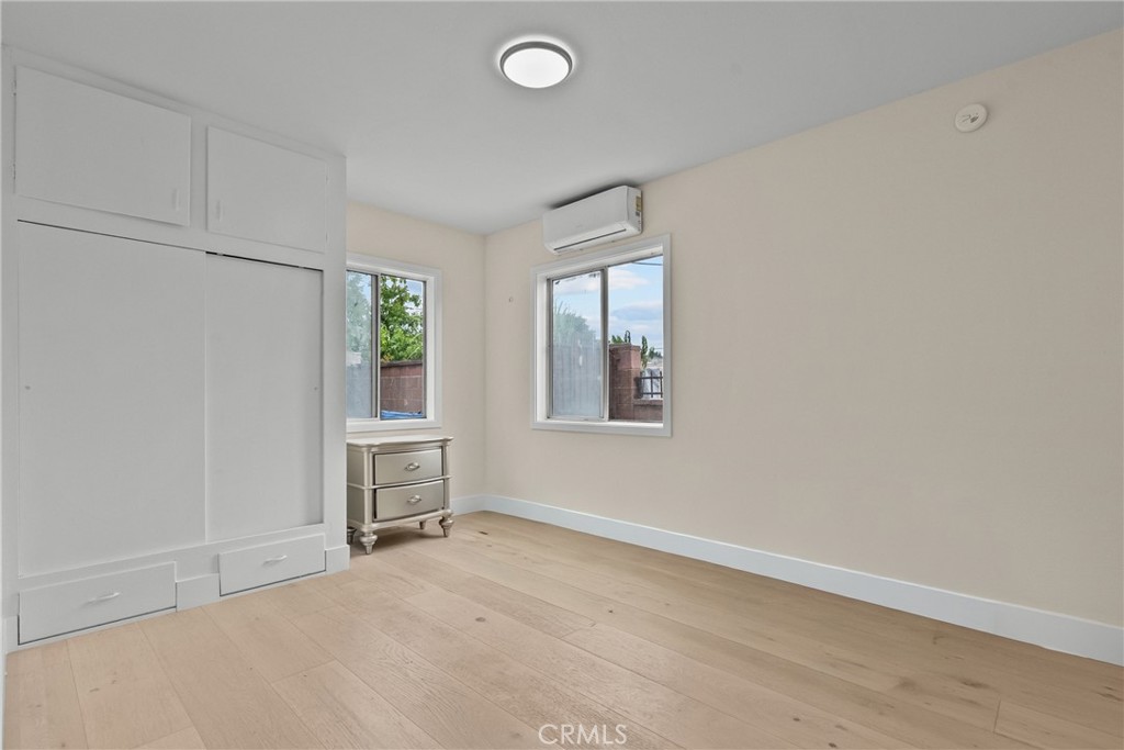 4216 Cedar