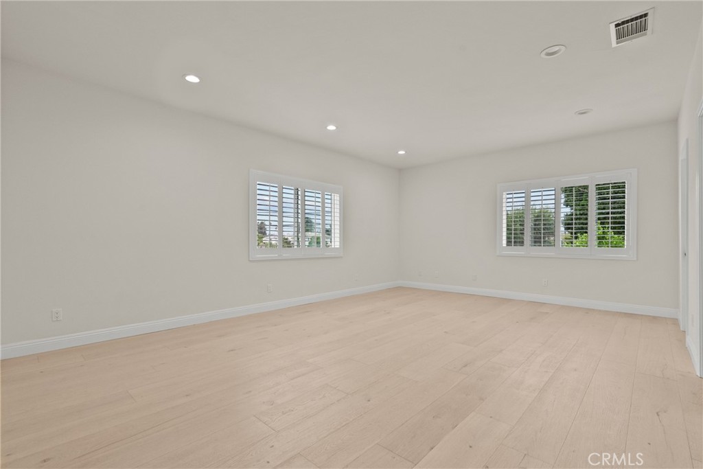 4216 Cedar
