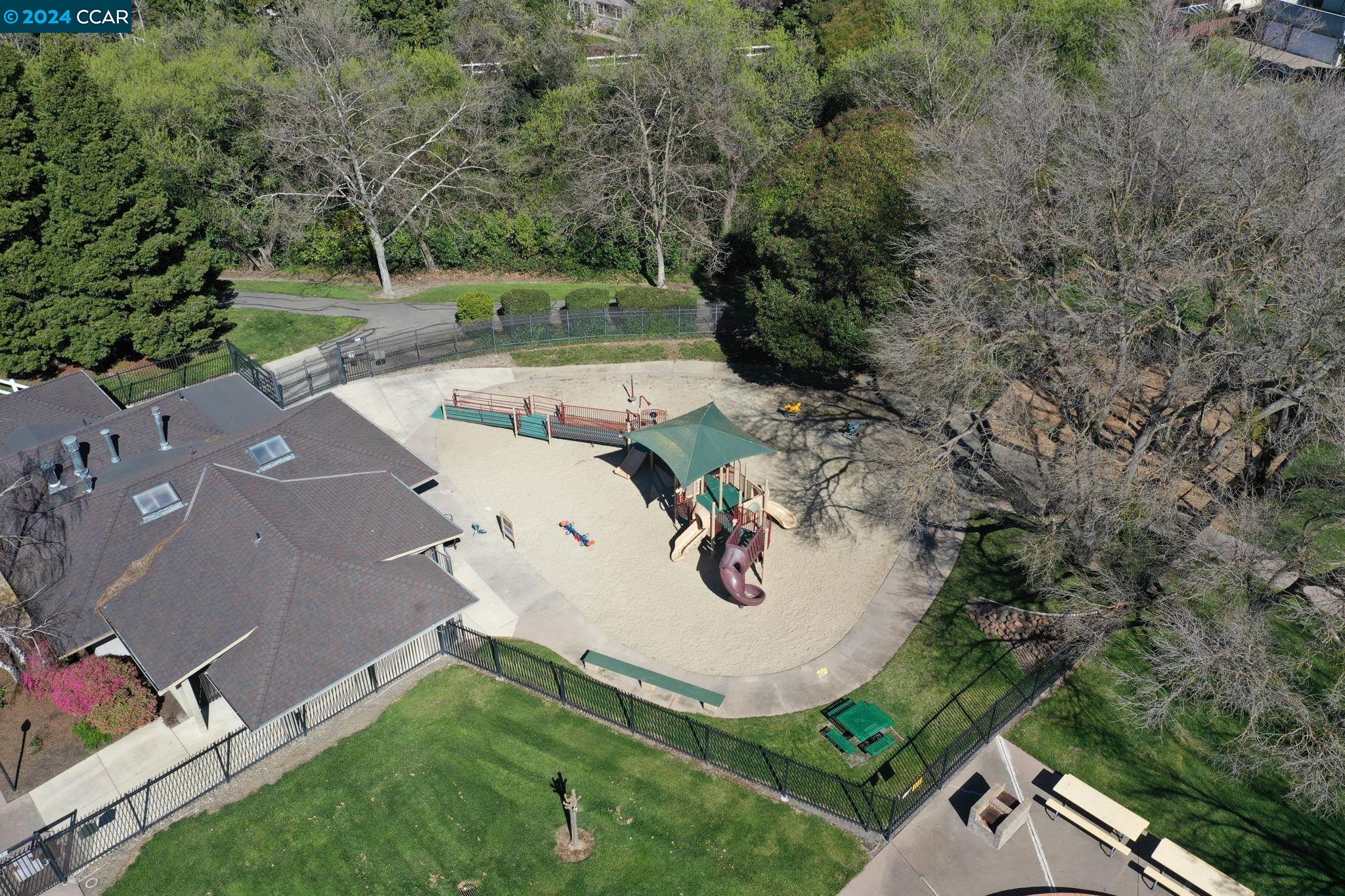 141 Burgess Ct