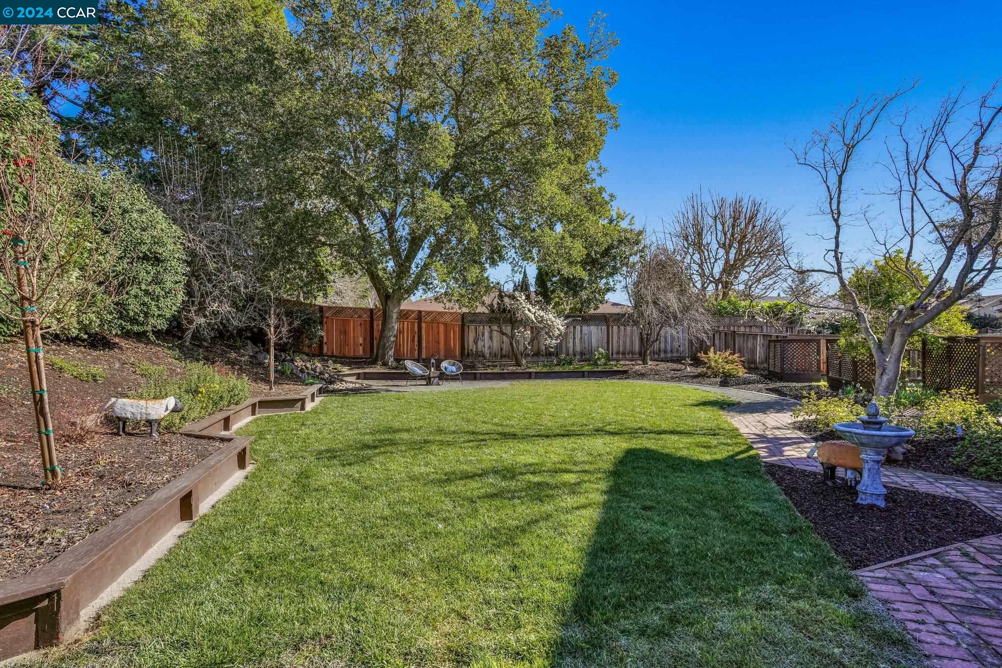 141 Burgess Ct