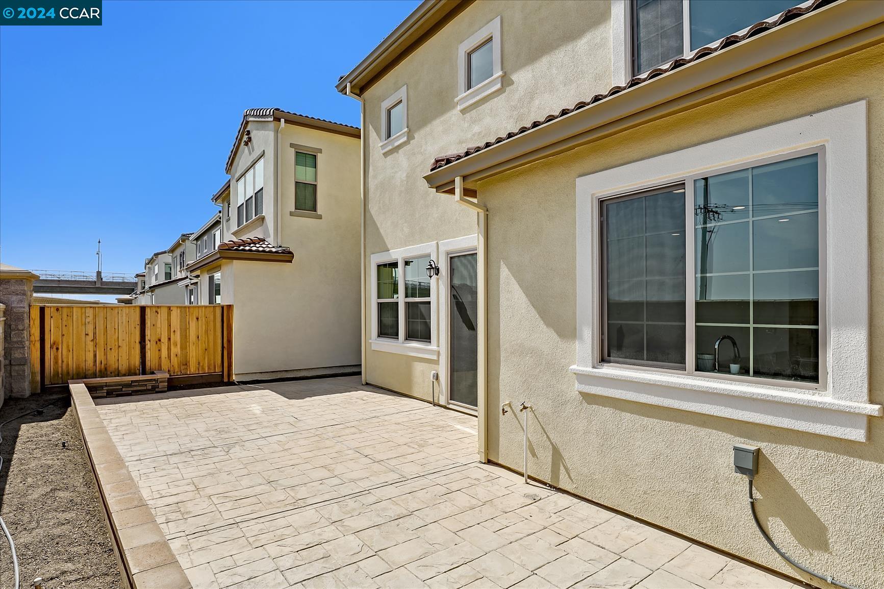55 W Piazza Street