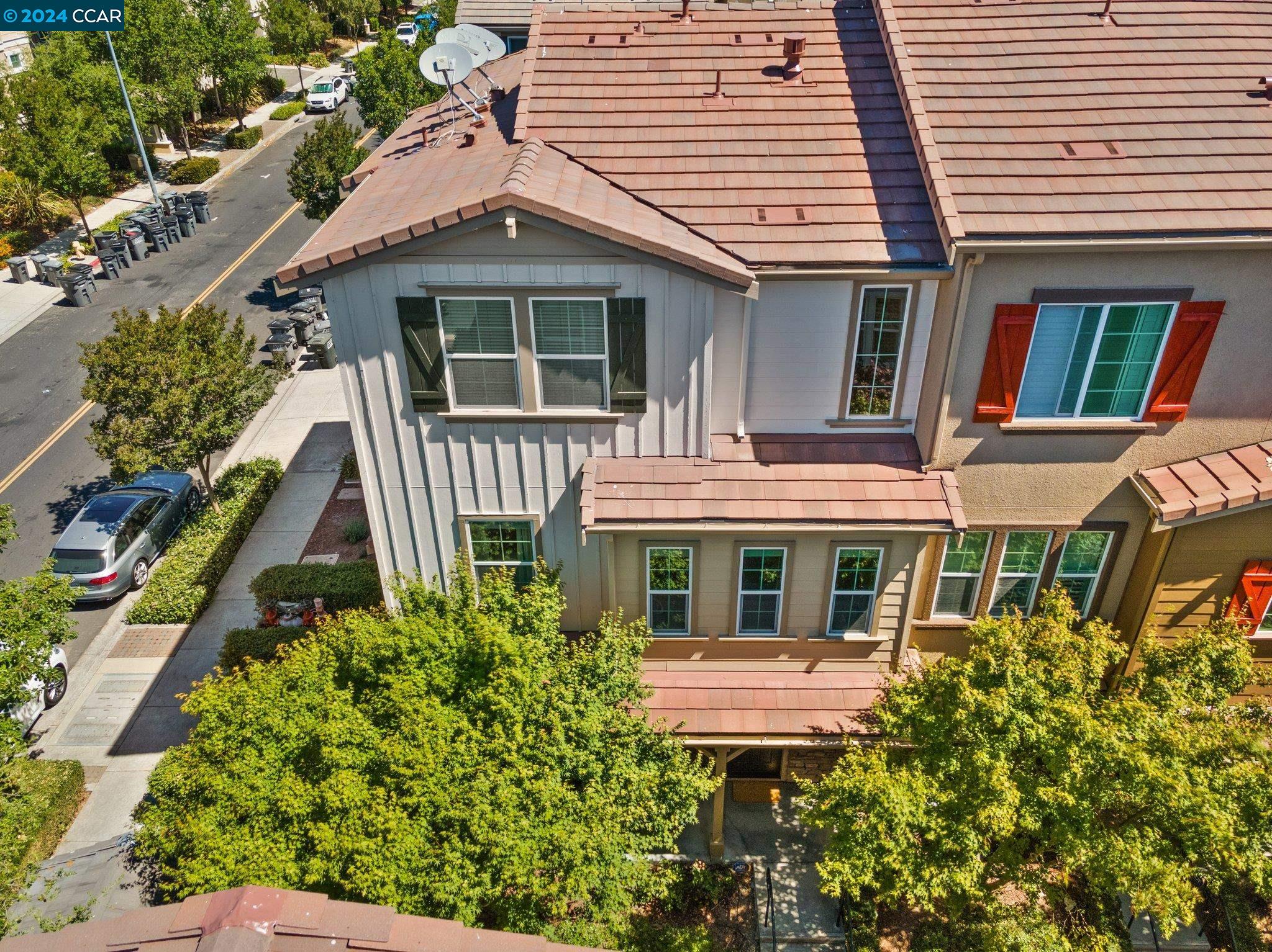 6969 N Mariposa Ln