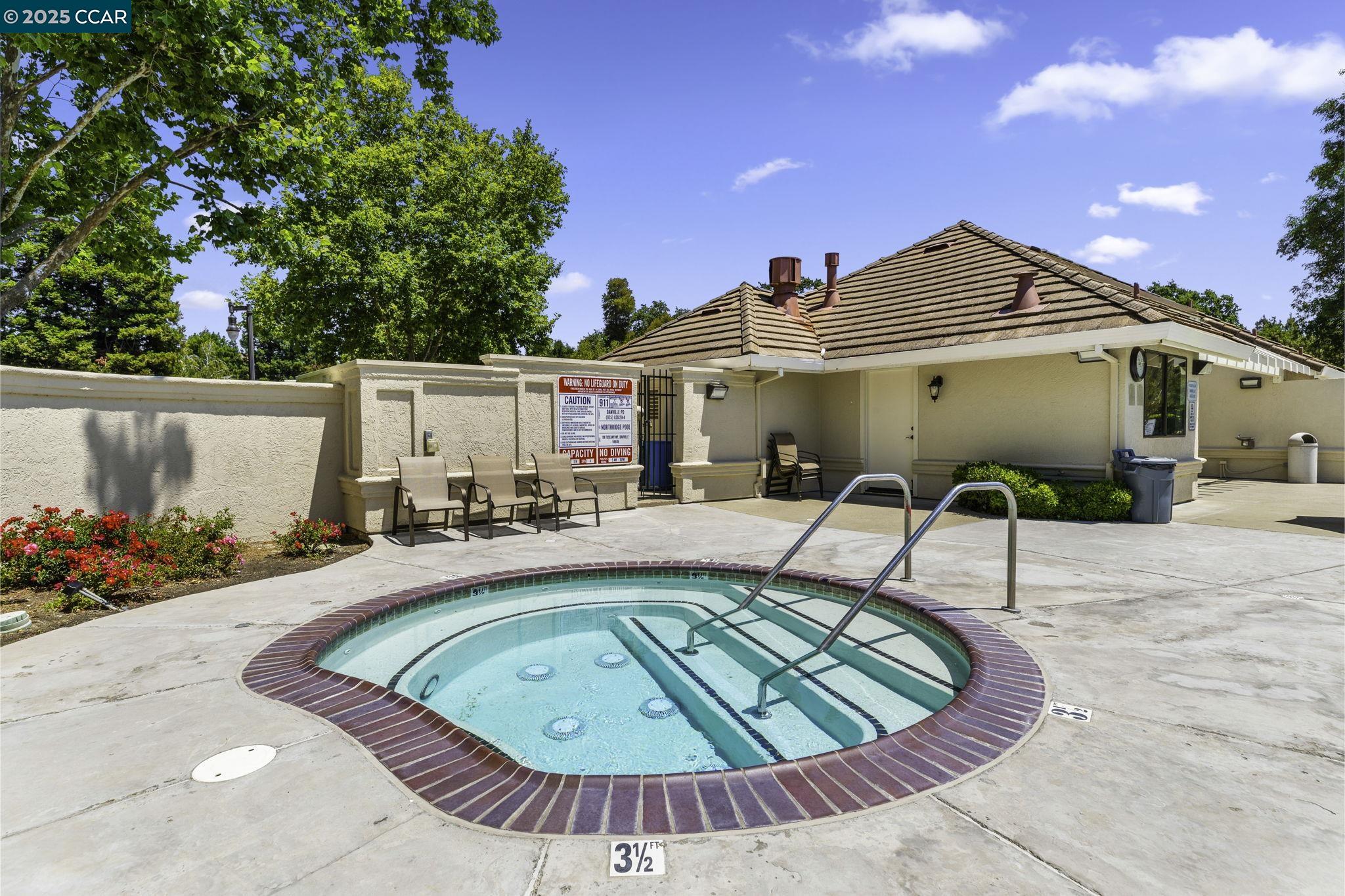 218 Fieldcrest Ct