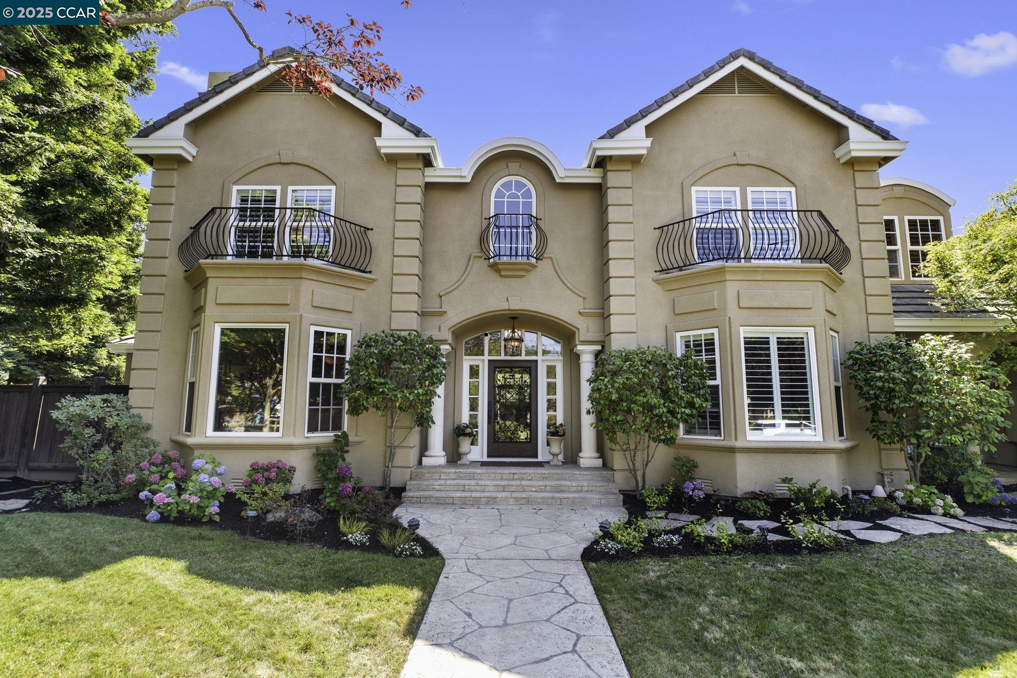 218 Fieldcrest Ct