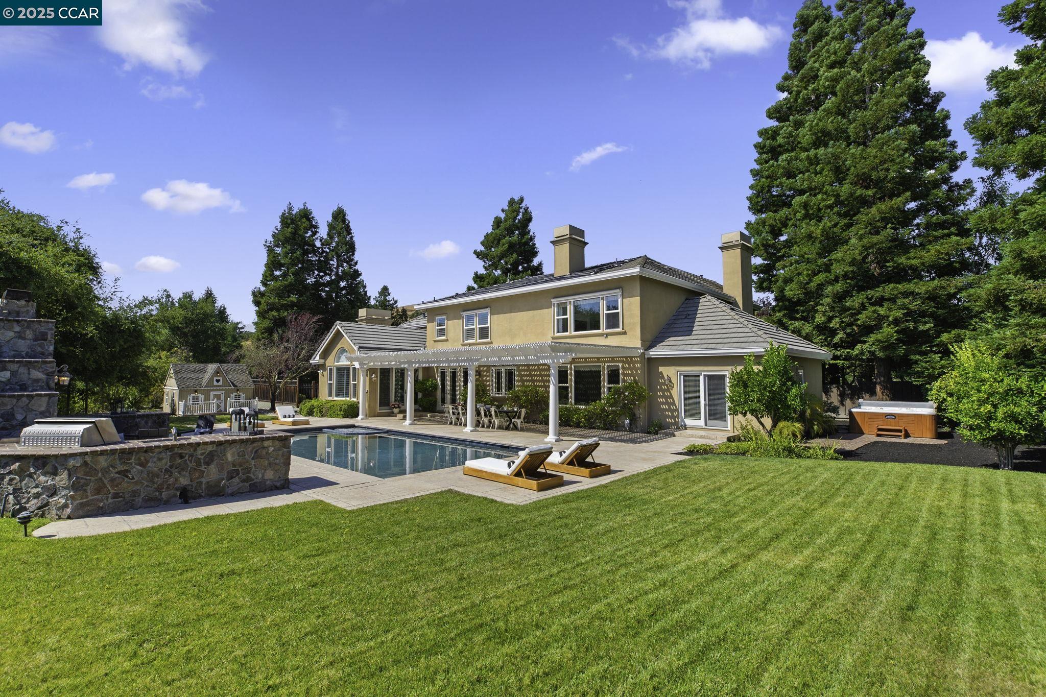 218 Fieldcrest Ct