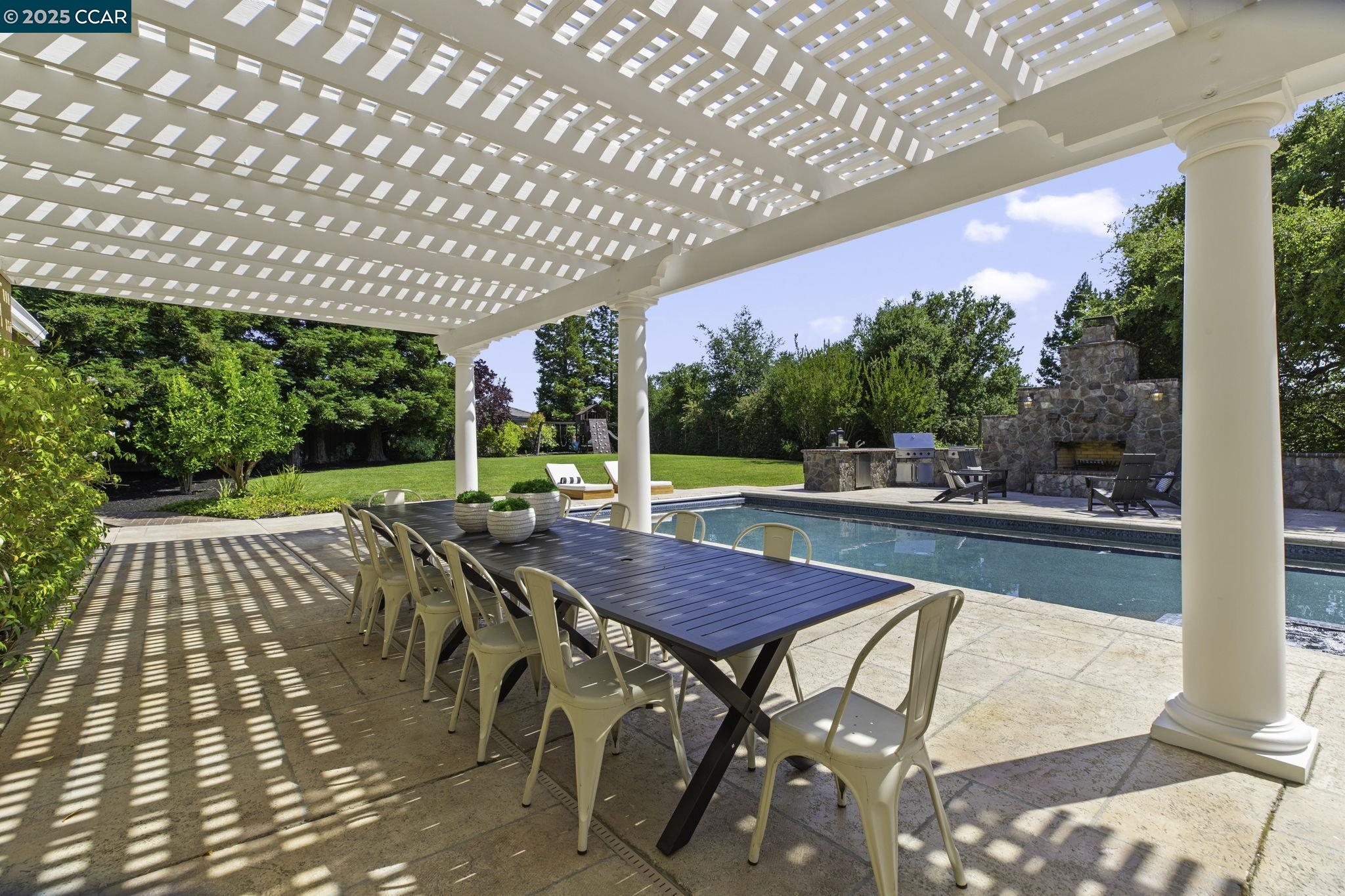 218 Fieldcrest Ct