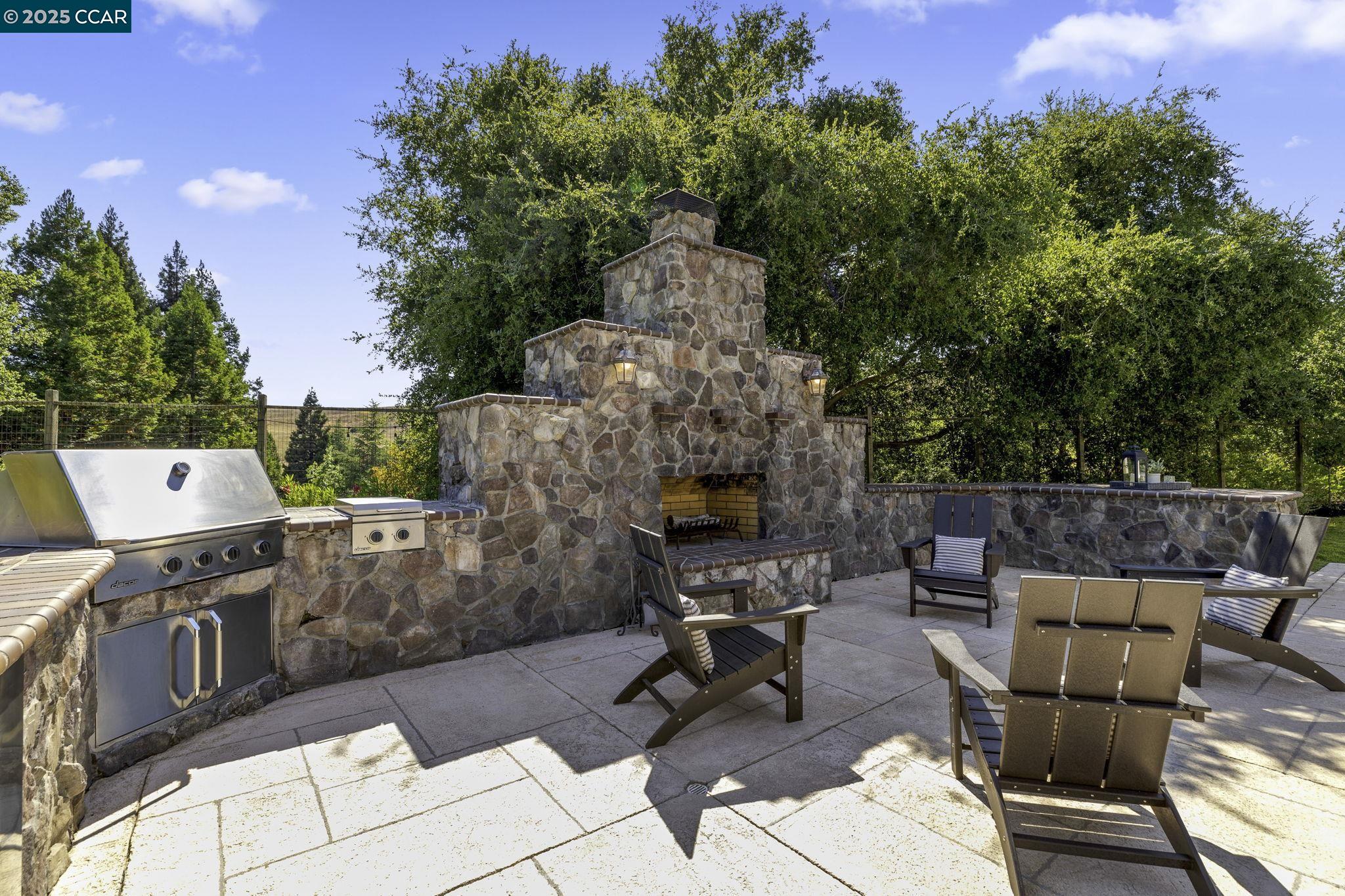 218 Fieldcrest Ct