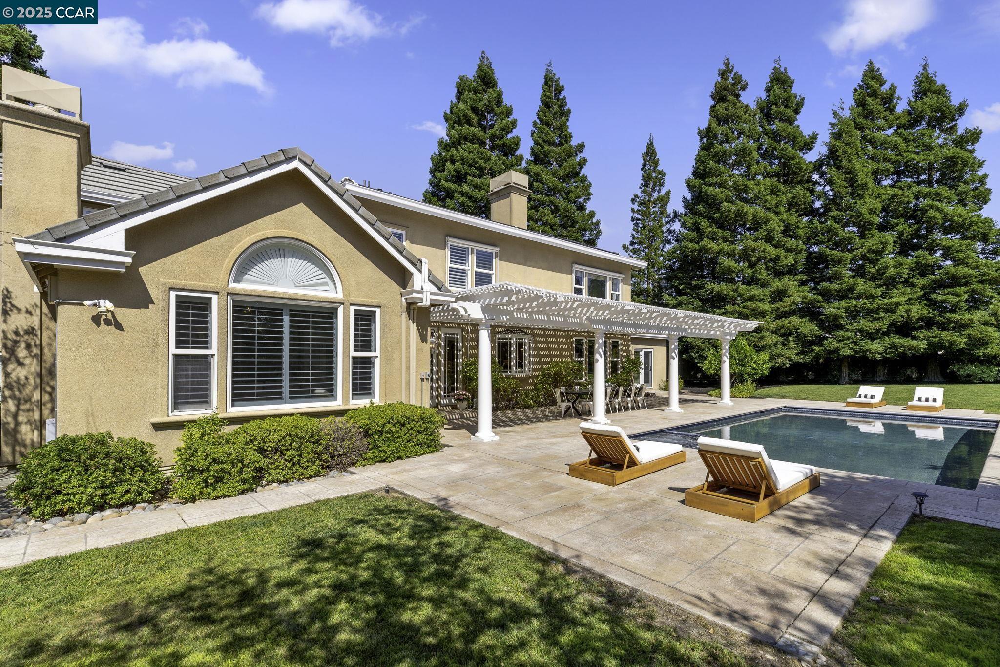 218 Fieldcrest Ct