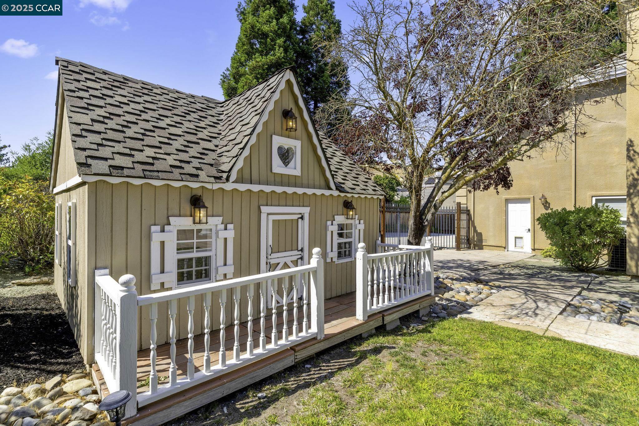 218 Fieldcrest Ct