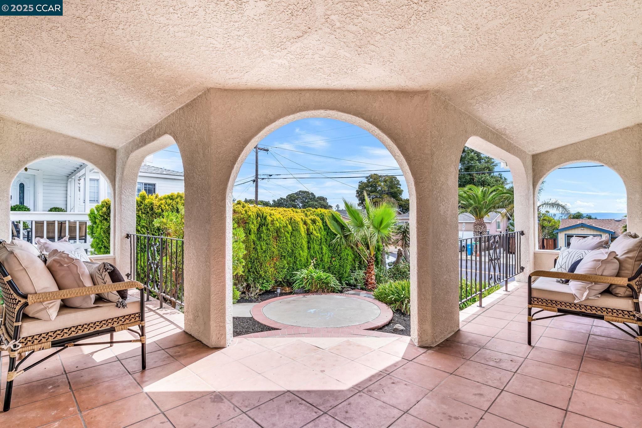 655 Tamarack Dr