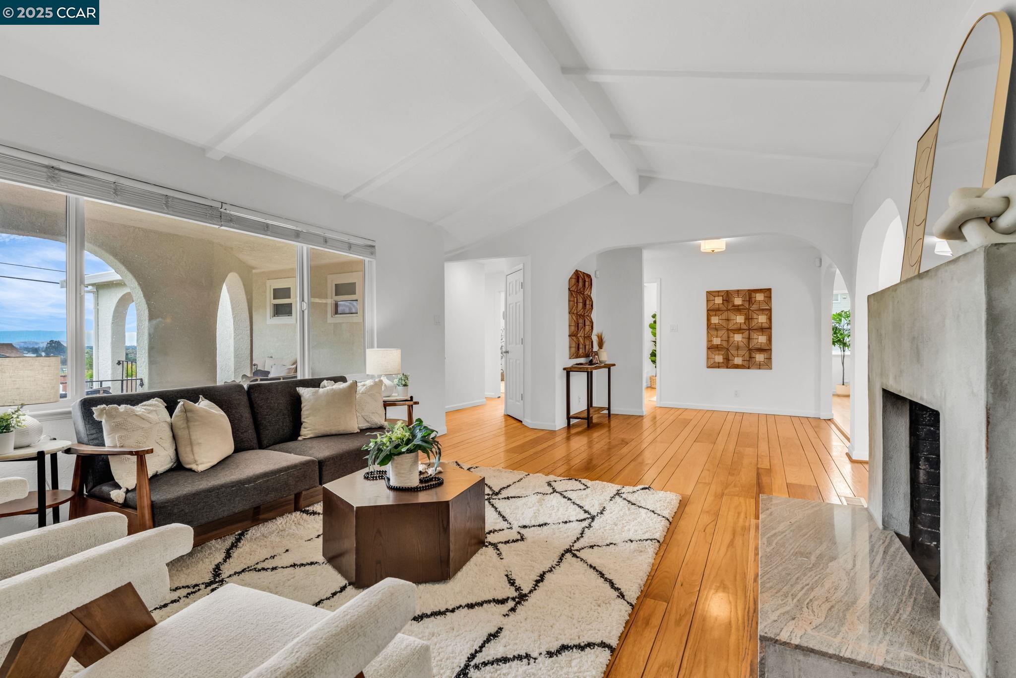 655 Tamarack Dr