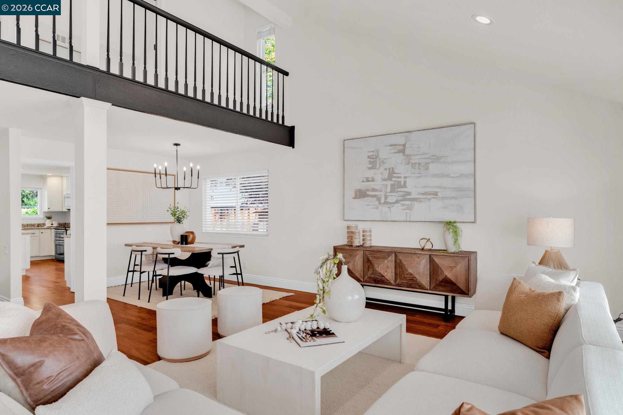 880 El Capitan Dr